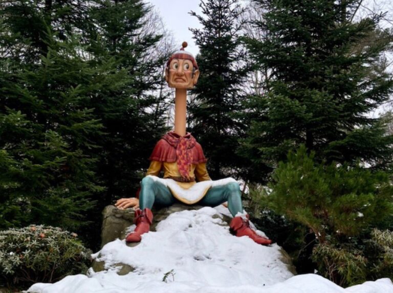 Dingen die me overmatig bezig houden (maar ik los zou moeten laten), foto Langnek in de sneeuw, Efteling (Blog)