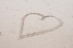 Zwanger, Hartje in het zand, Strand (Blog)